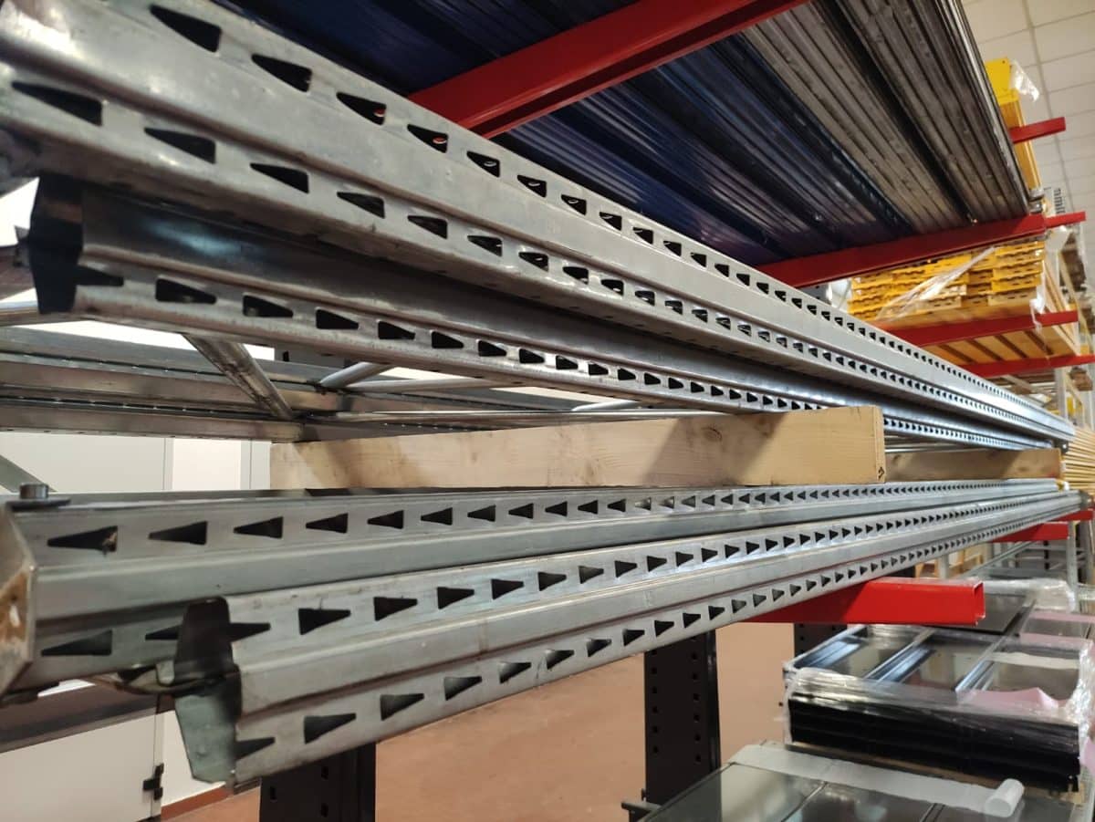 Secondhand 48 pallet racking Industrial racking EMAF