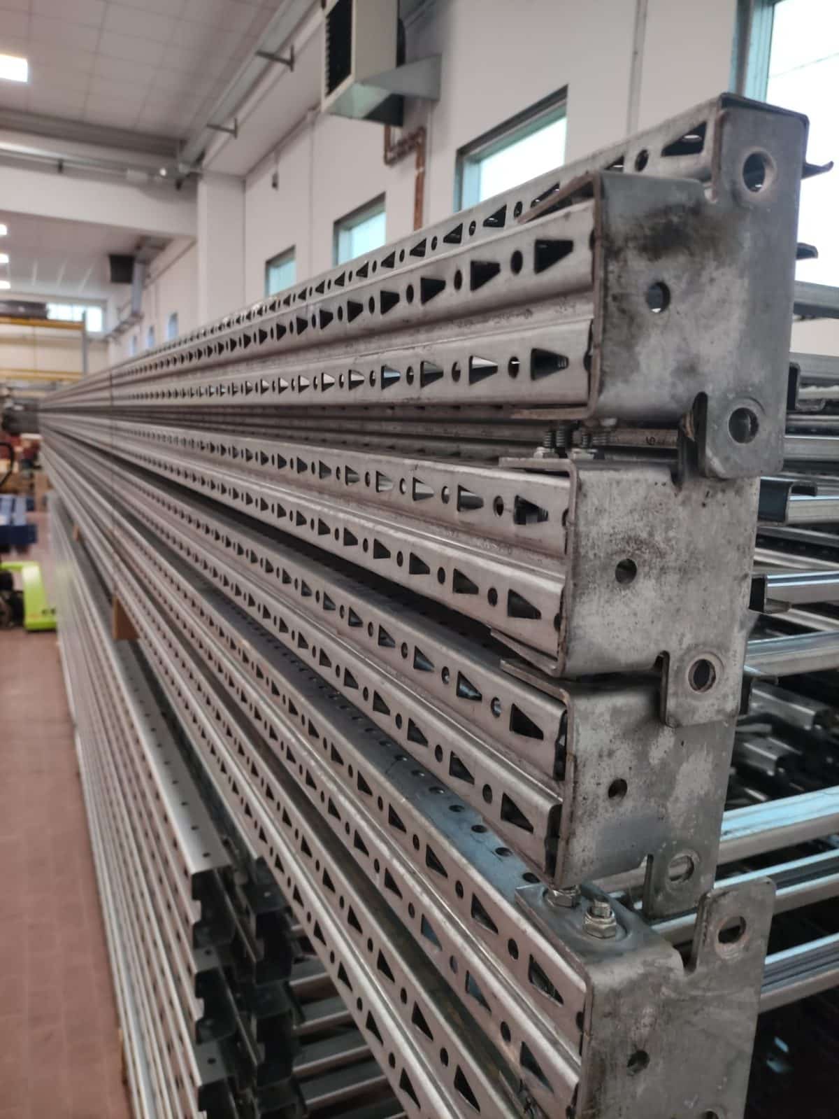 PORTAPALLET USATO - Scaffalatura industriale usata da 84 posti pallet