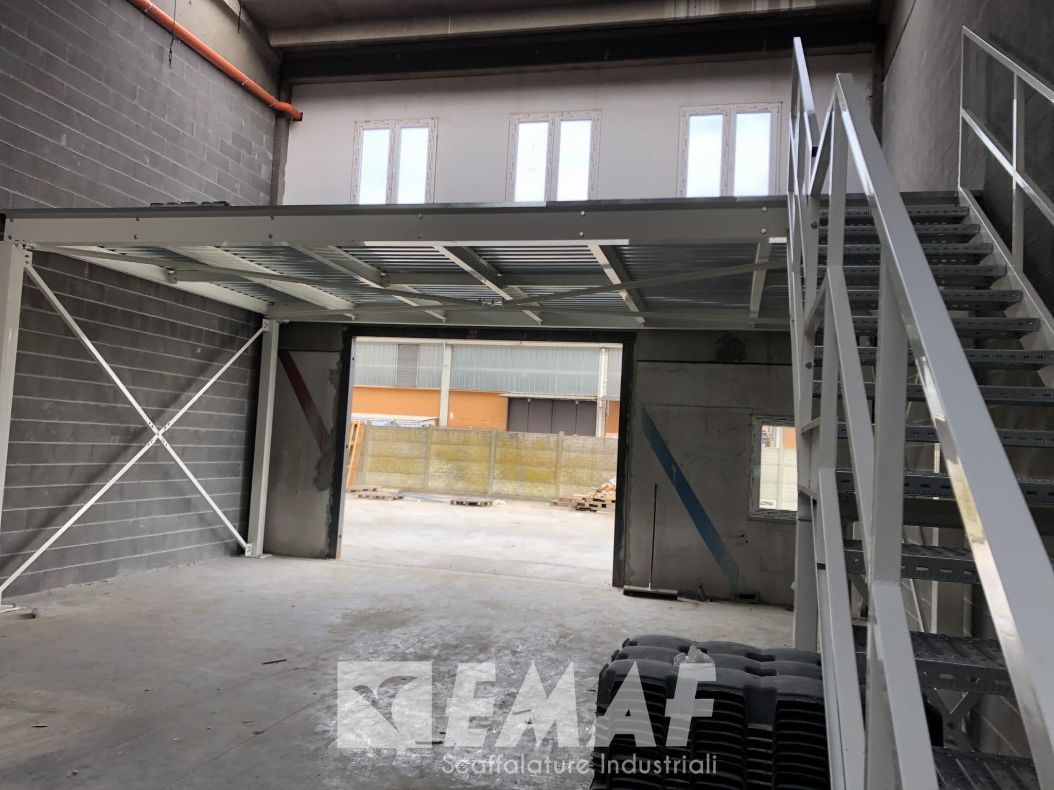 Featured image for “Four Emaf metal industrial mezzanines in Assago (MI)”
