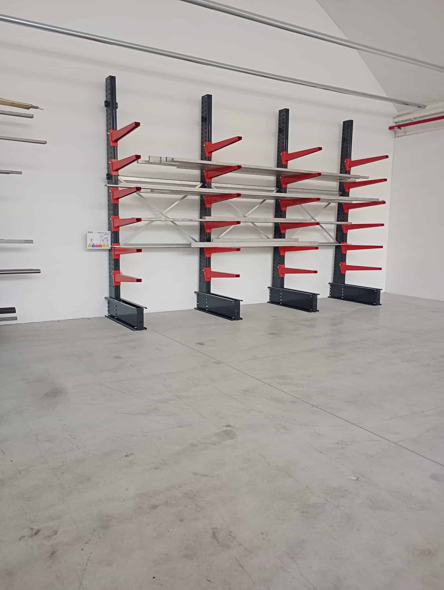 Featured image for “Soluzioni cantilever bifronte per incrementare la capacità di stoccaggio”