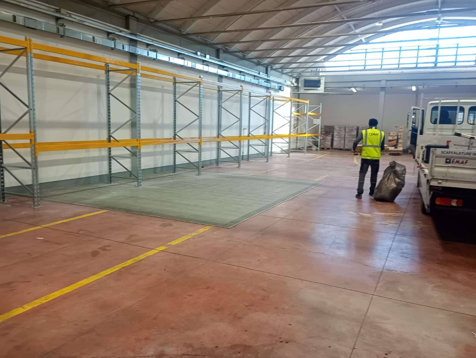 Featured image for “Nuova installazione di scaffalature portapallet EM100 Giotto in ambito logistico-industriale”
