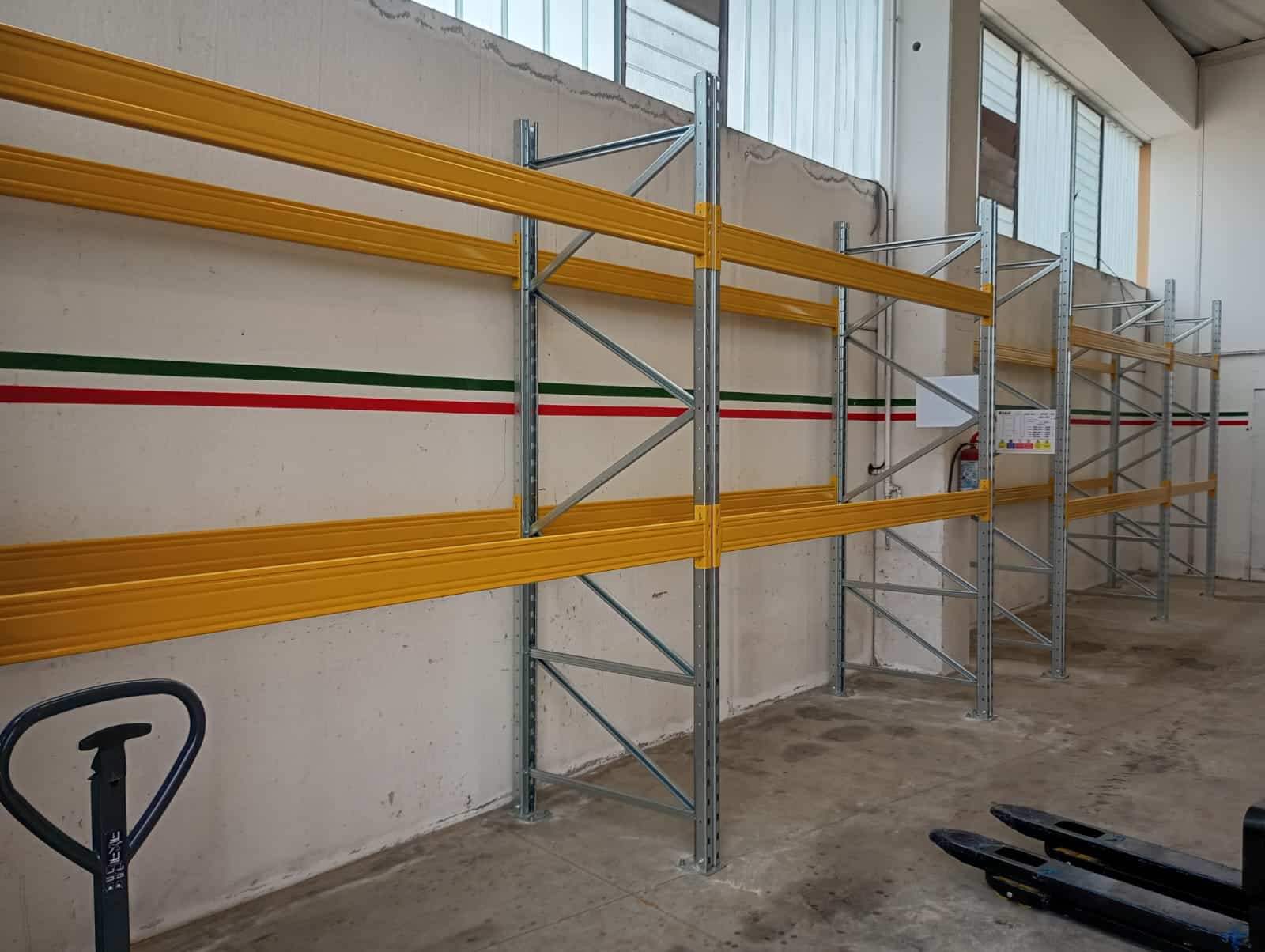Featured image for “Fornitura e installazione di scaffalature portapallet EM100 Giotto a Vicopisano (PI)”