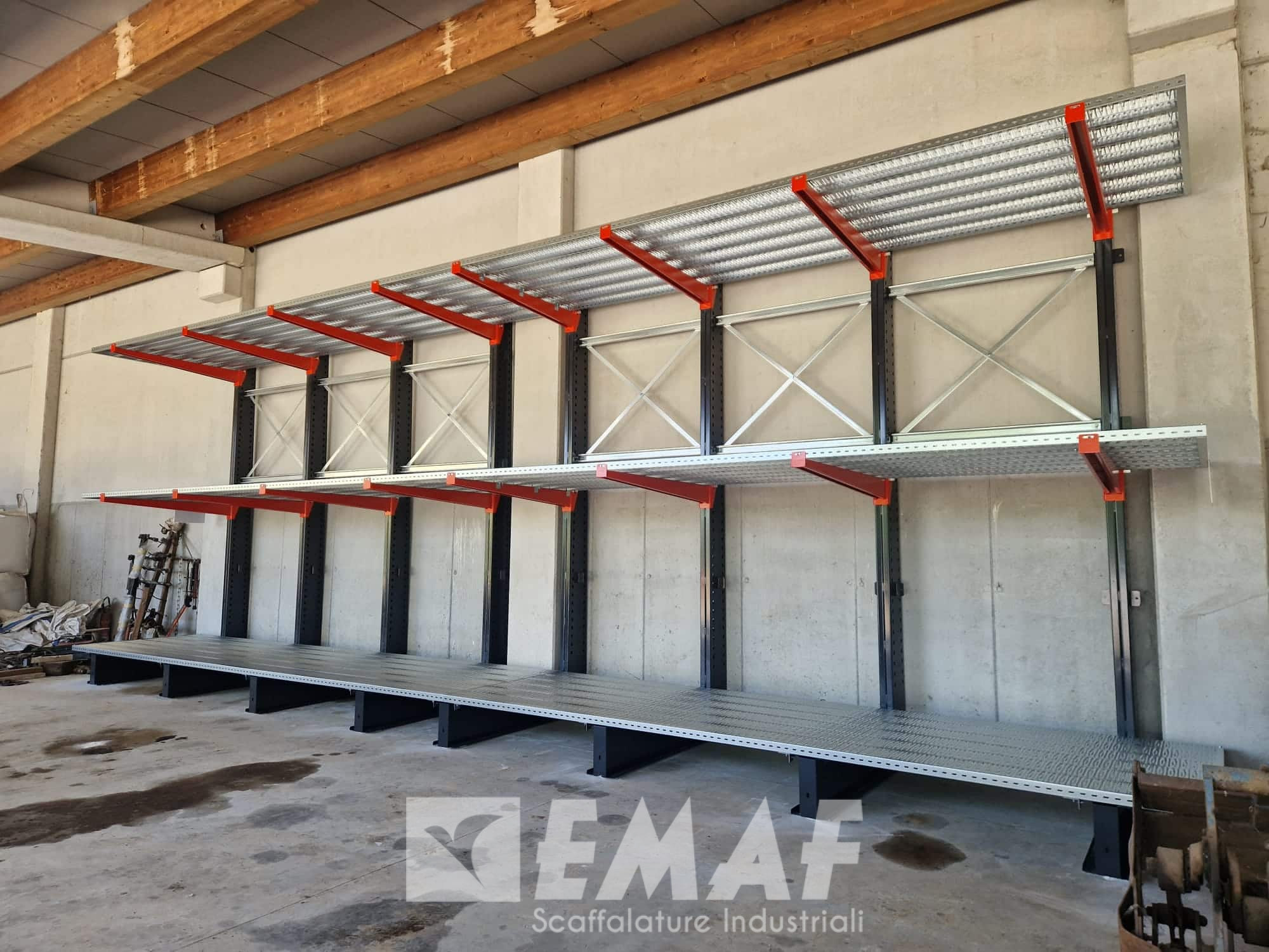Featured image for “Nuova installazione presso Il Punto Verde: struttura cantilever con piano continuo in grigliato a Zugliano (VI)”